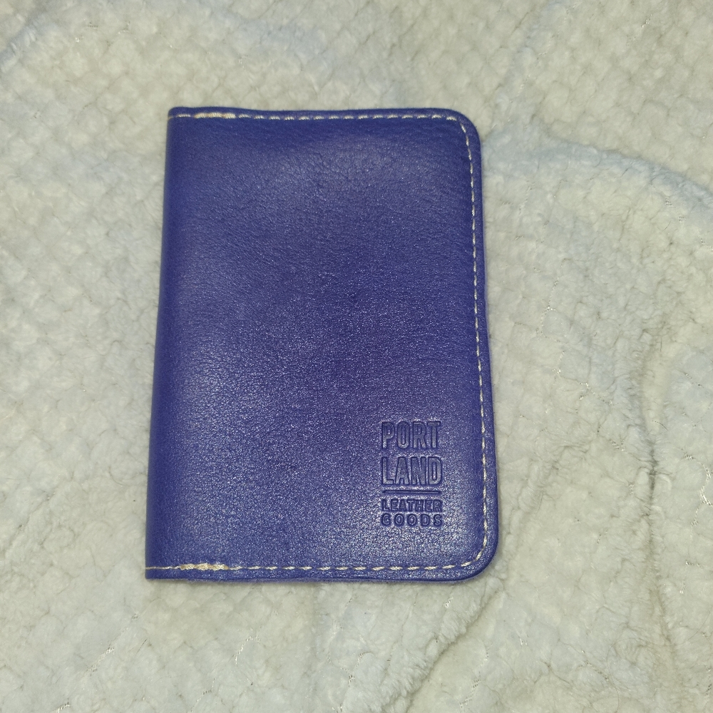 Portland Leather Goods Violet Passport